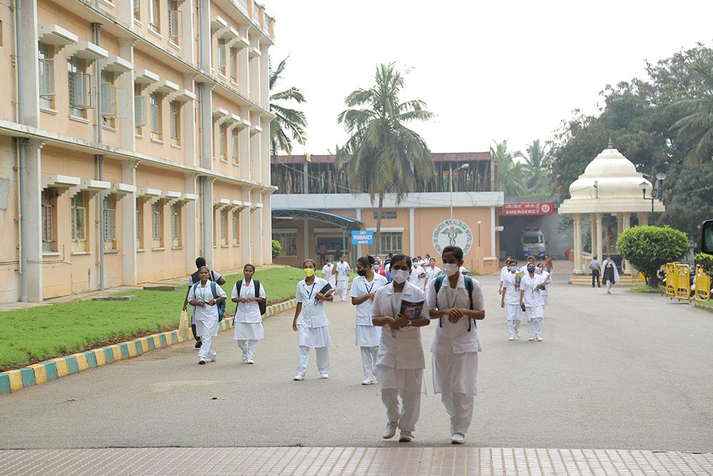 Sri Siddhartha Medical College campus photo