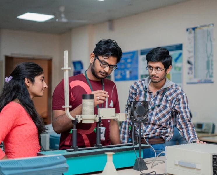 Electronics & Communication Engineering (b.tech Ece)