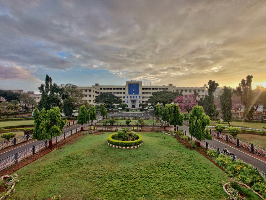 Karnataka Institute of Medical Sciences Hubli campus photo